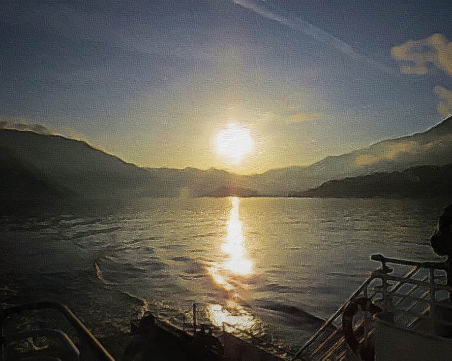 Ein Bild, das Wasser, Natur, Distanz, Nachthimmel enthlt.

Automatisch generierte Beschreibung