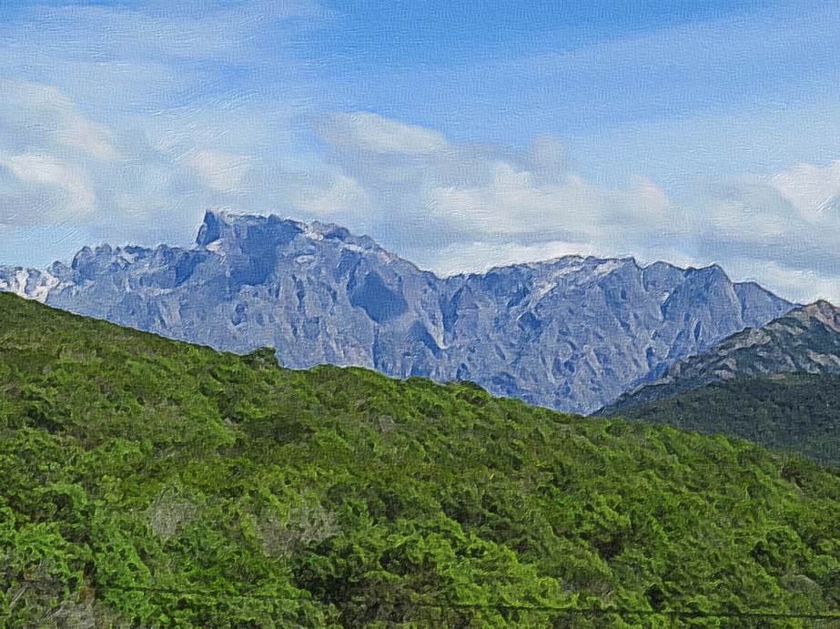 Ein Bild, das Berg, drauen, Natur, Hintergrund enthlt.

Automatisch generierte Beschreibung