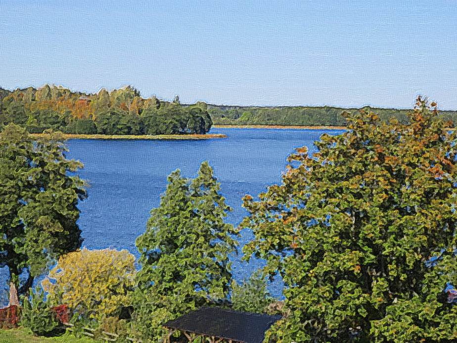 Ein Bild, das Baum, Wasser, drauen, See enthlt.

Automatisch generierte Beschreibung